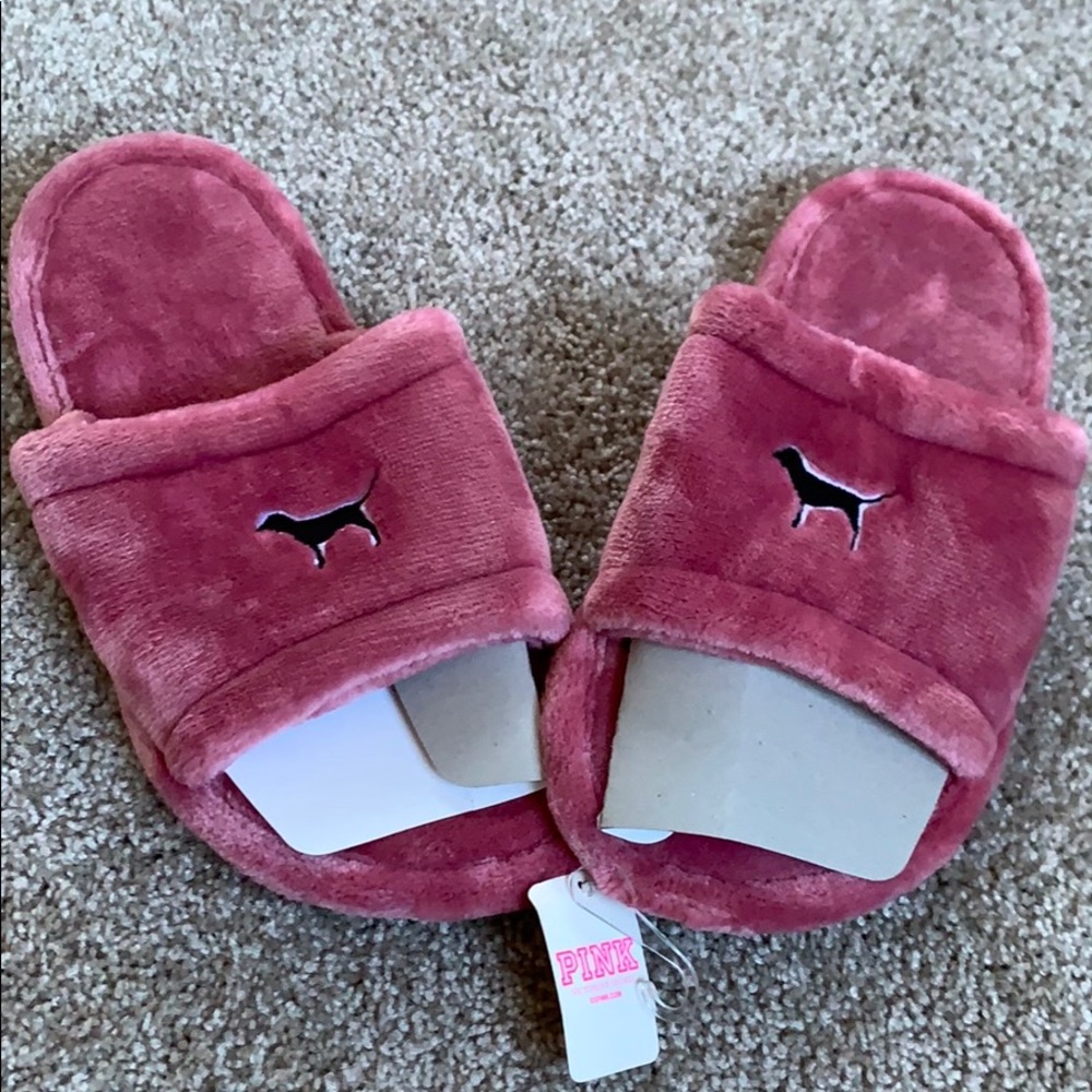 Plush mauve slippers